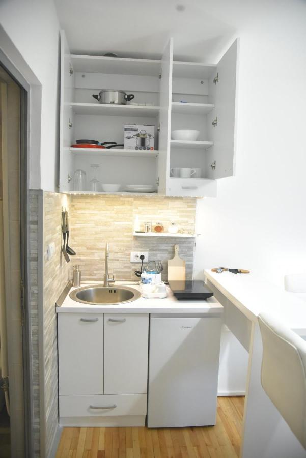 Dekart 2 Apartment Ni Exterior foto